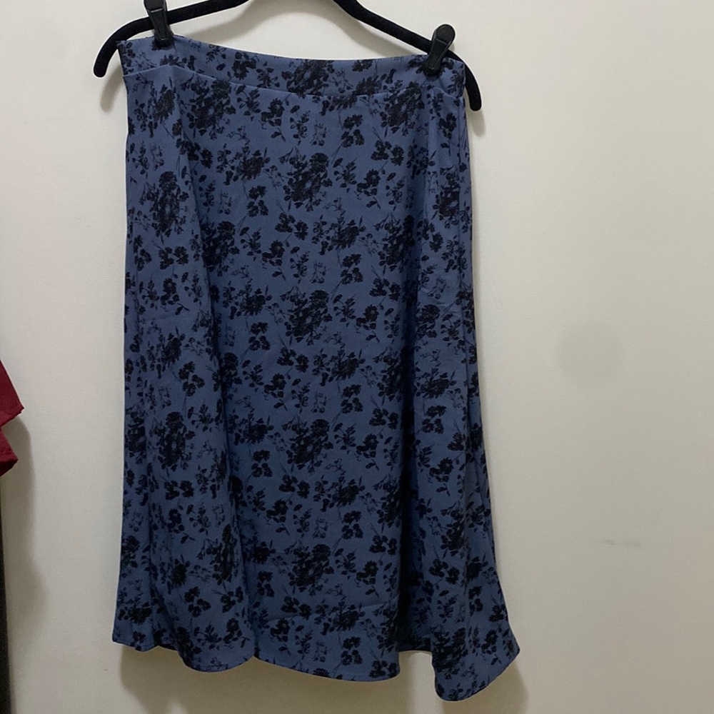 EMMIOL | Floral Blue Maxi Skirt